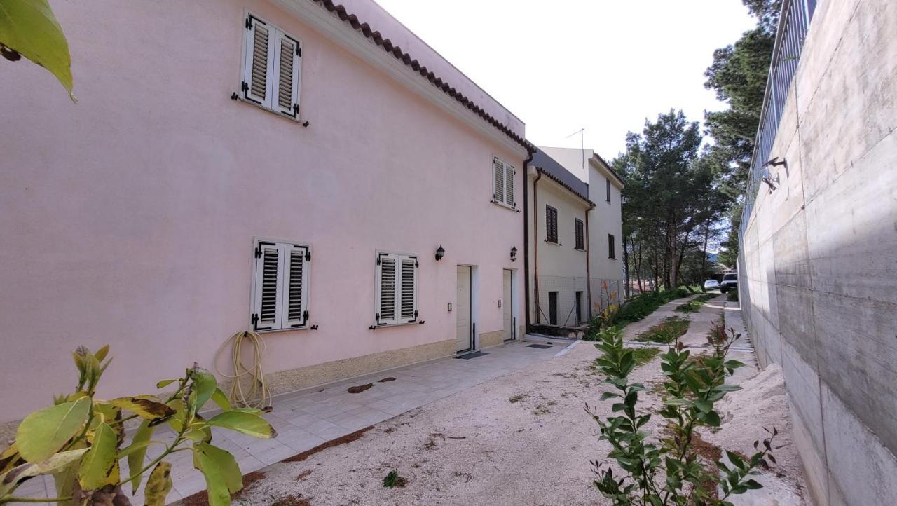 Residenza La Pineta Orosei Villa Exterior photo